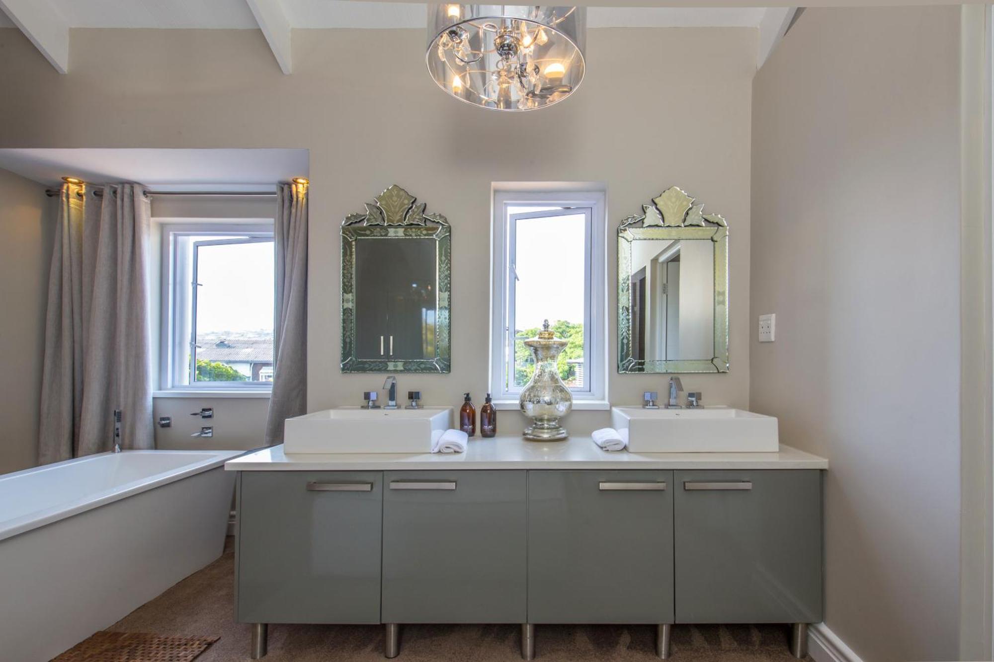 Thesen Harbour Town Apartments @ Beautiful Knysna Villas Rum bild